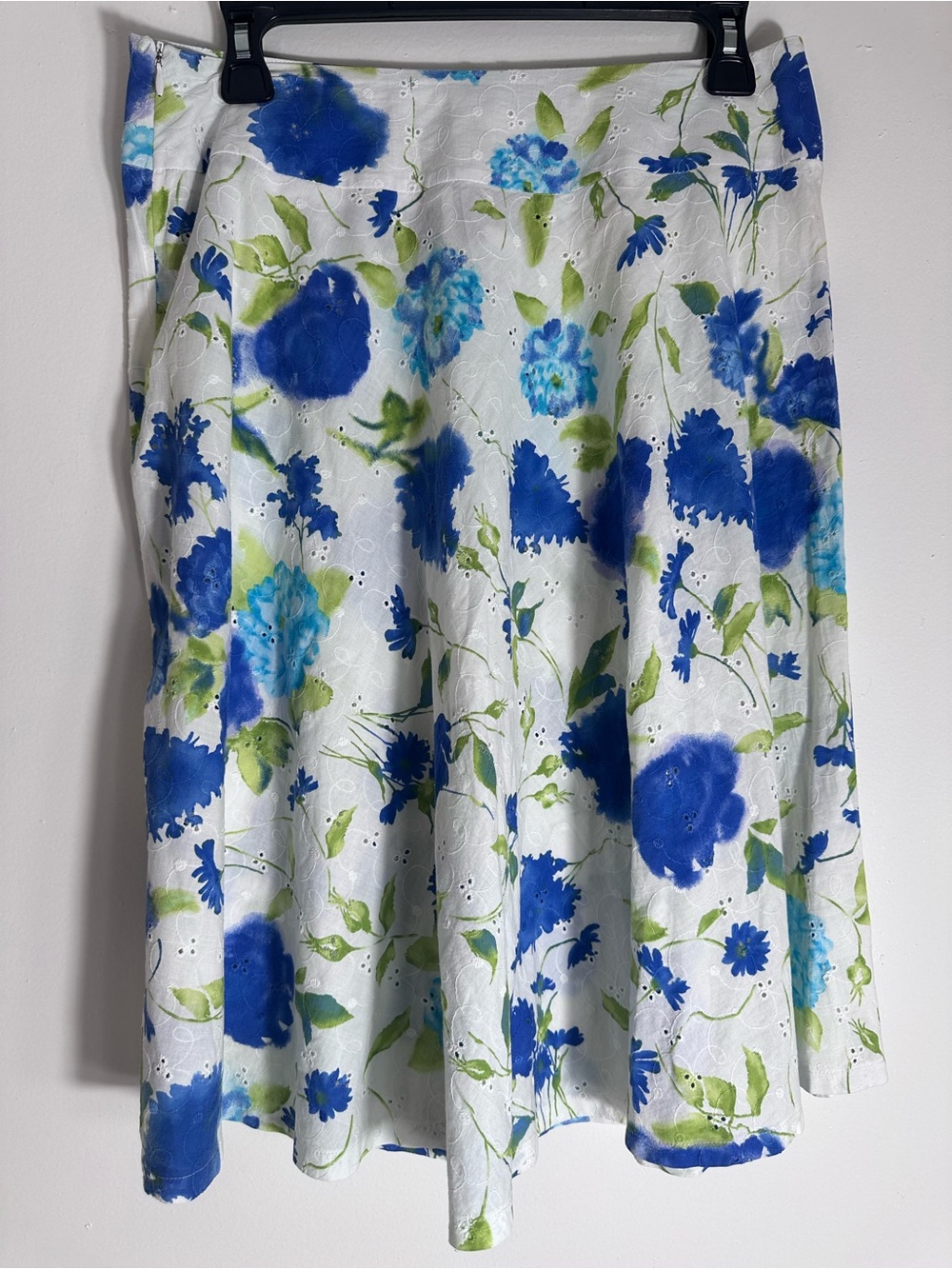 Vintage Sag Harbor White Skirt with Blue Floral Print Cotton Eyelet